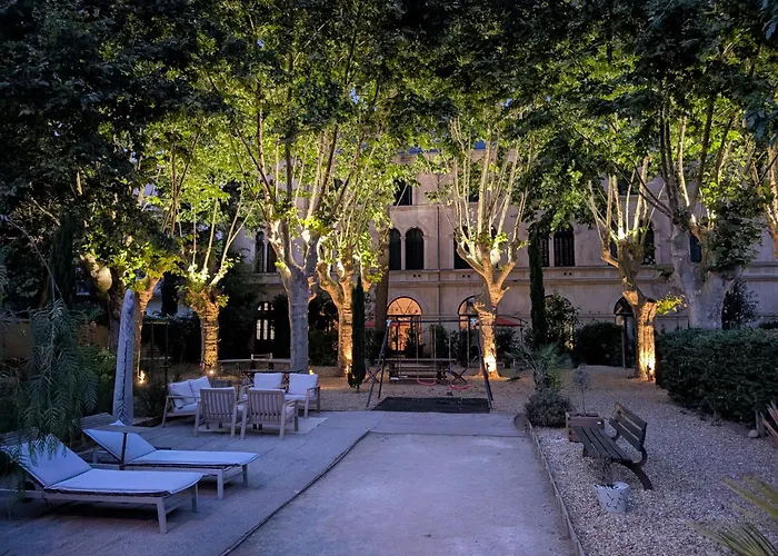 Couvent Des Ursulines: Historic Pezenas Retreat for Families and Groups